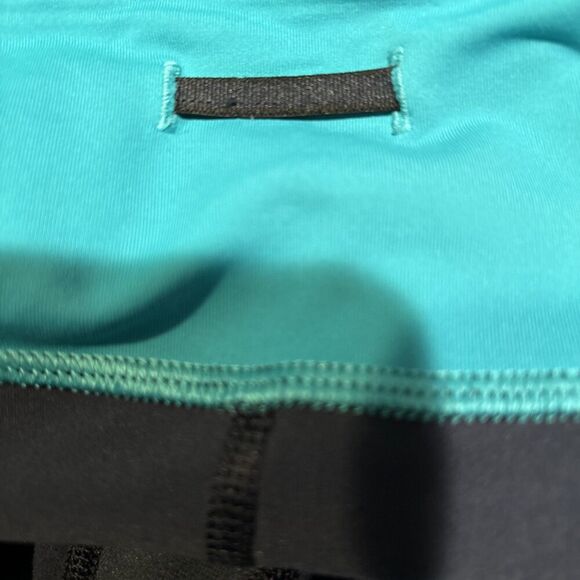 Lululemon Run Inspire Crop II Inkwell Quilt Winter Micro Macro Stripe Surge 6 - Picture 13 of 14